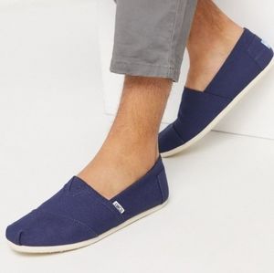 Toms Classic Navy Blue Canvas Shoe. Sz-7 *NIB